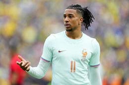 Michael Olise áfram hjá Bayern München