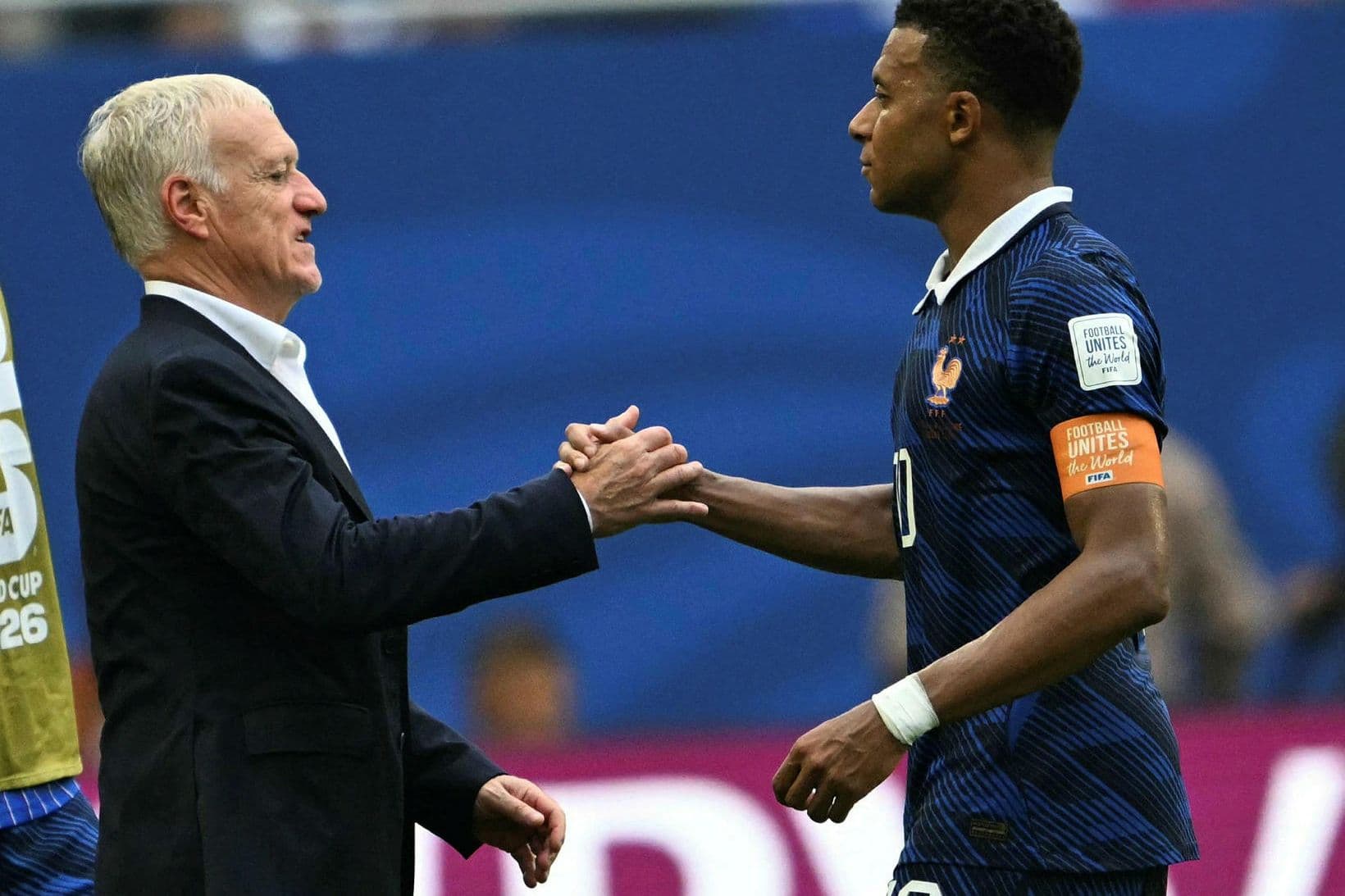 Didier Deschamps hættir sem þjálfari Frakklands