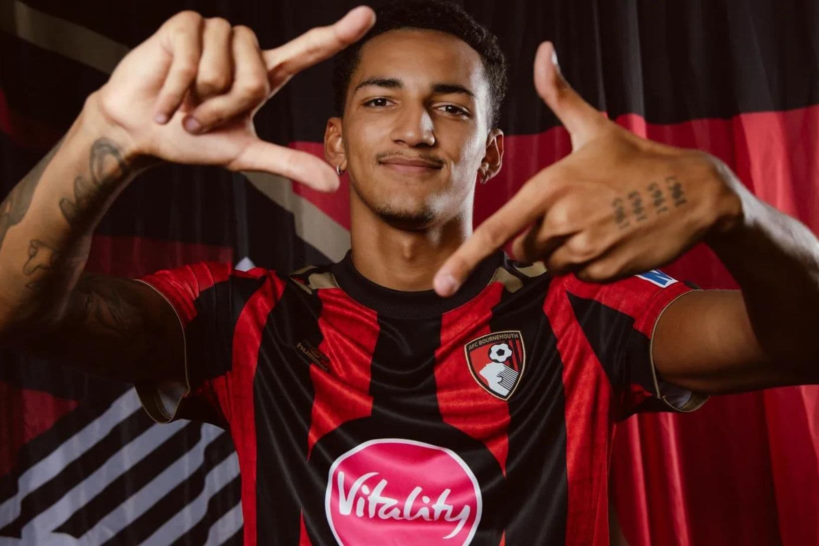 Bournemouth kaupir Álvaro Rodríguez