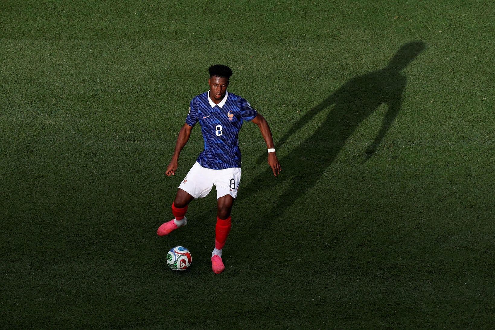 Manchester United leitar að nýjum miðjumanni