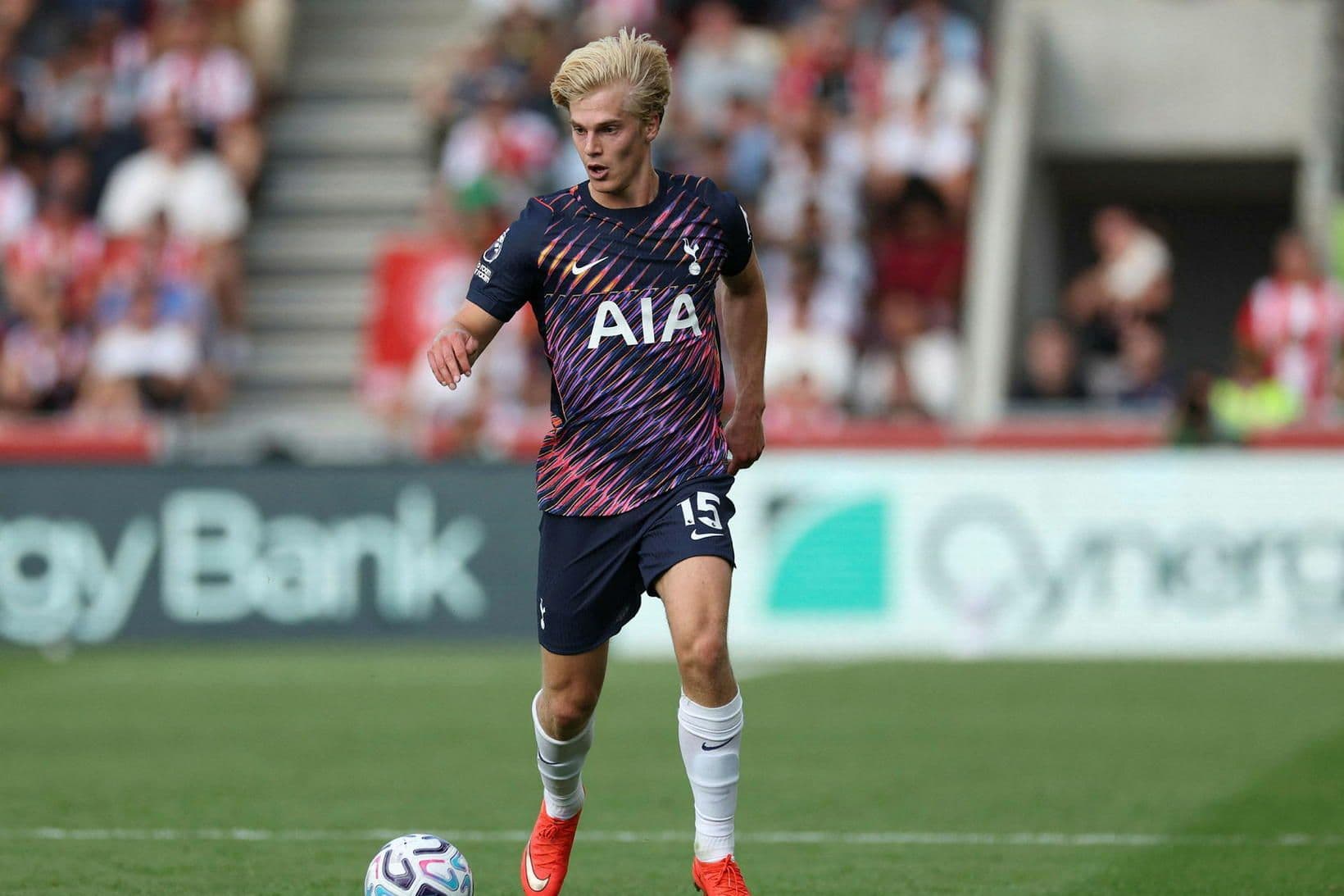 Lucas Bergvall heldur áfram hjá Tottenham