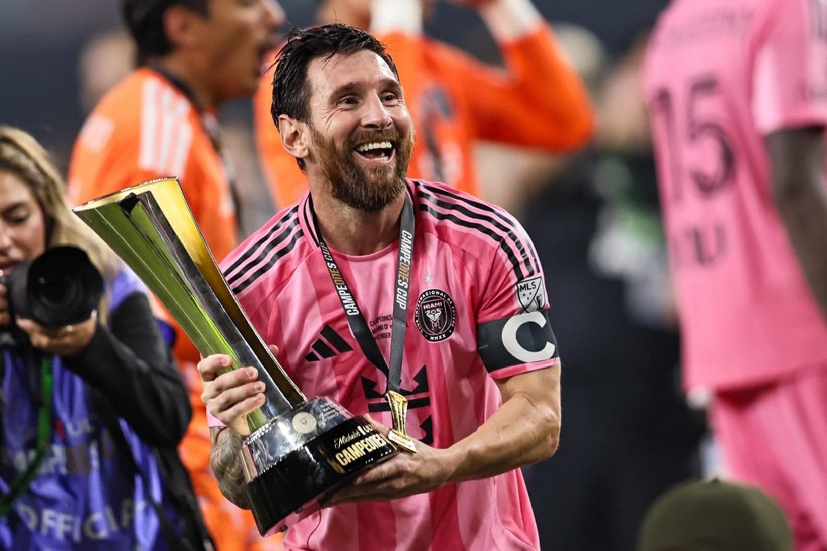 Messi skorar 100. markið sitt