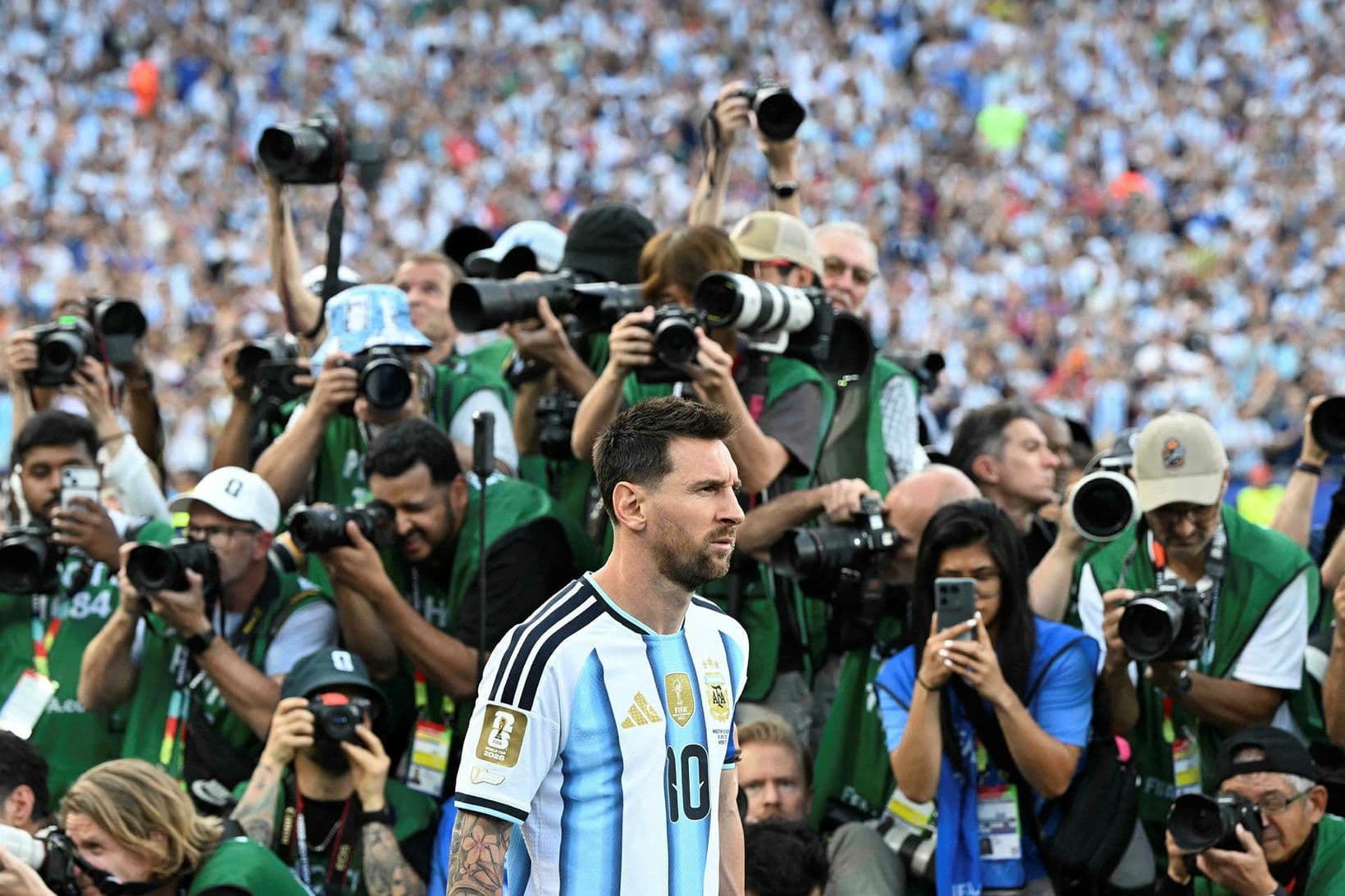 Lionel Messi skorar þrjú mörk