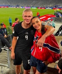 Erling Haaland skorar tvö mörk