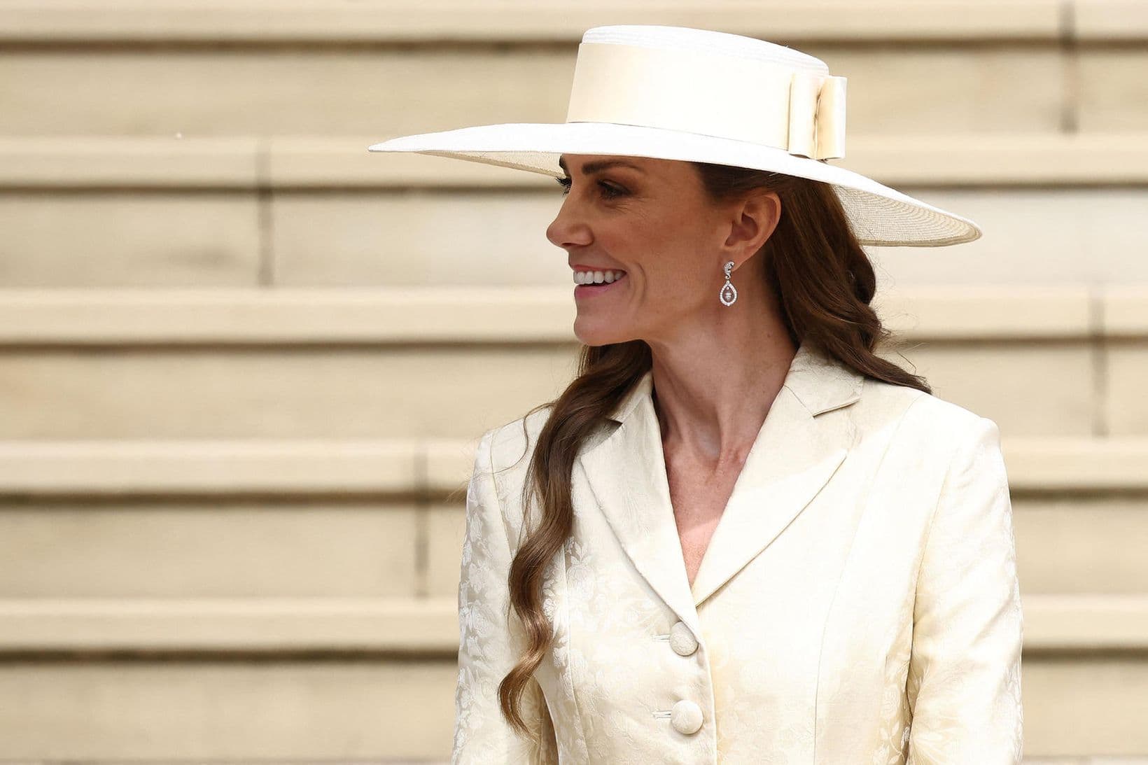 Katrín prinsessa í fallegum smjörgulum kjól