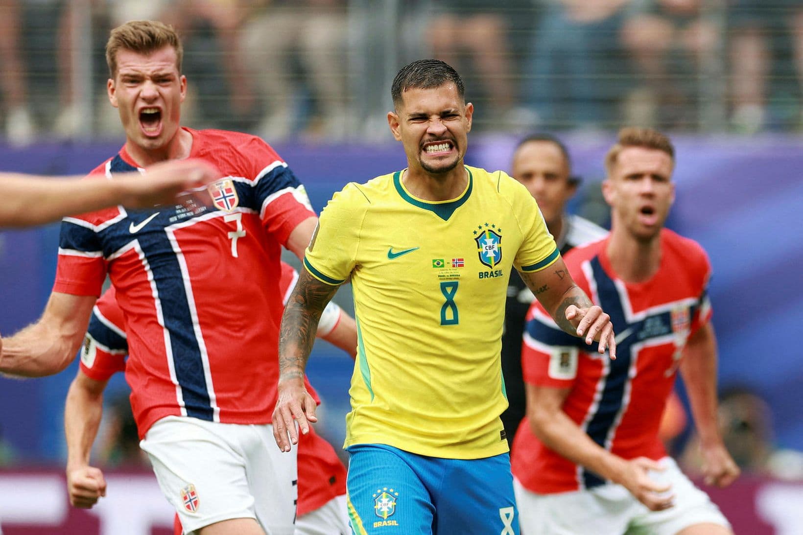 Bruno Guimaraes verður áfram hjá Newcastle