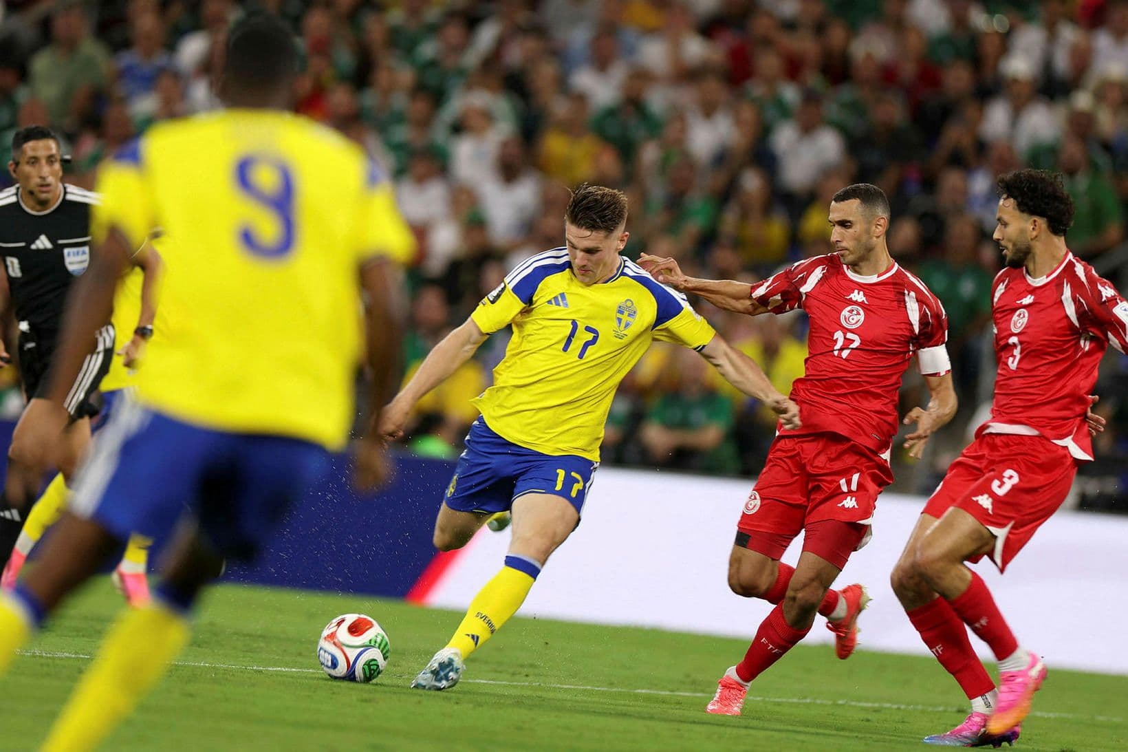 Viktor Gyökeres skorar fyrir Svíþjóð