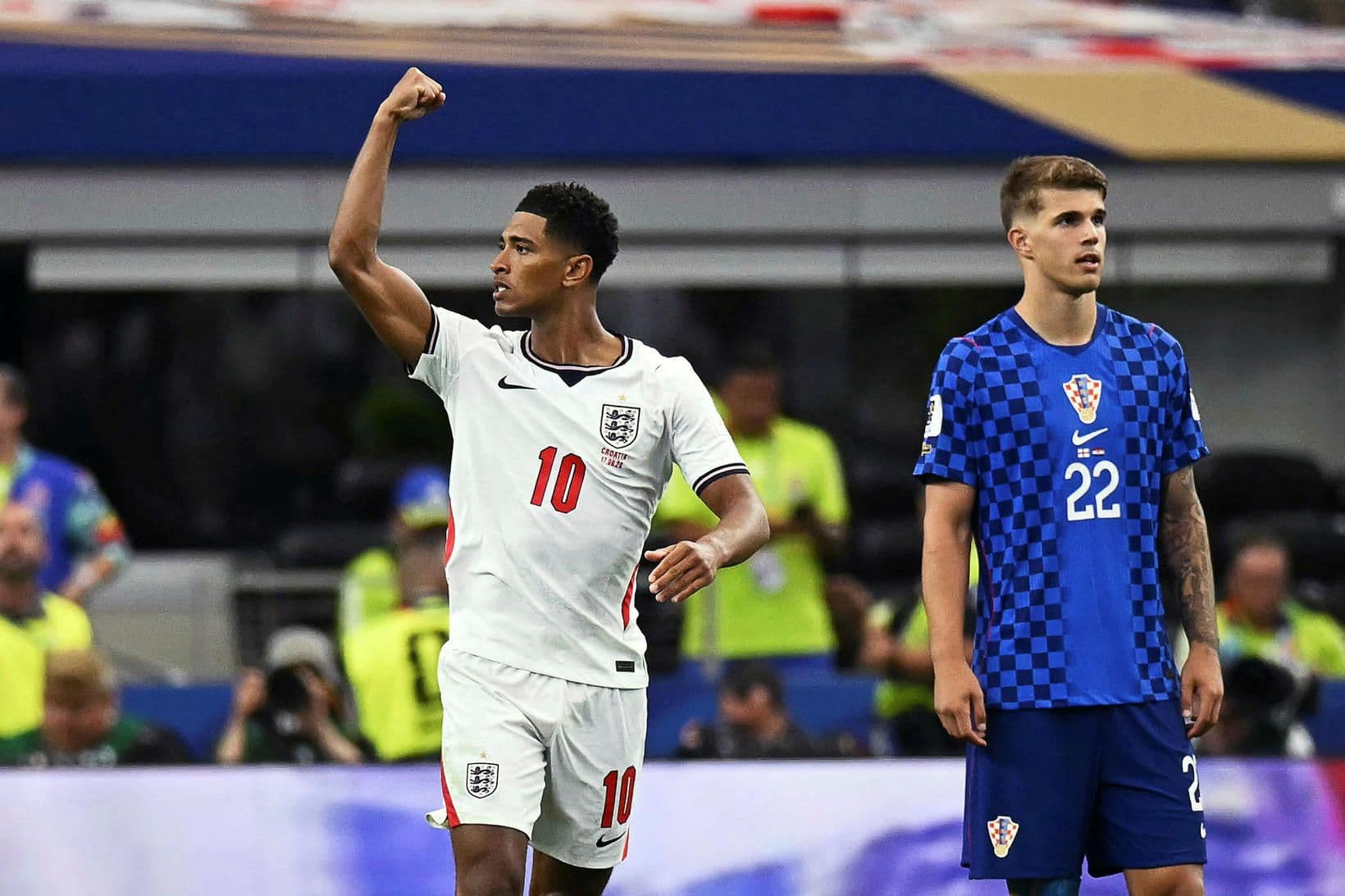 England vinnur Króatíu í fótboltaleik