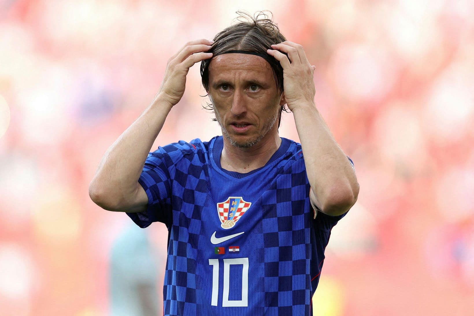 Luka Modric heldur áfram að spila fótbolta