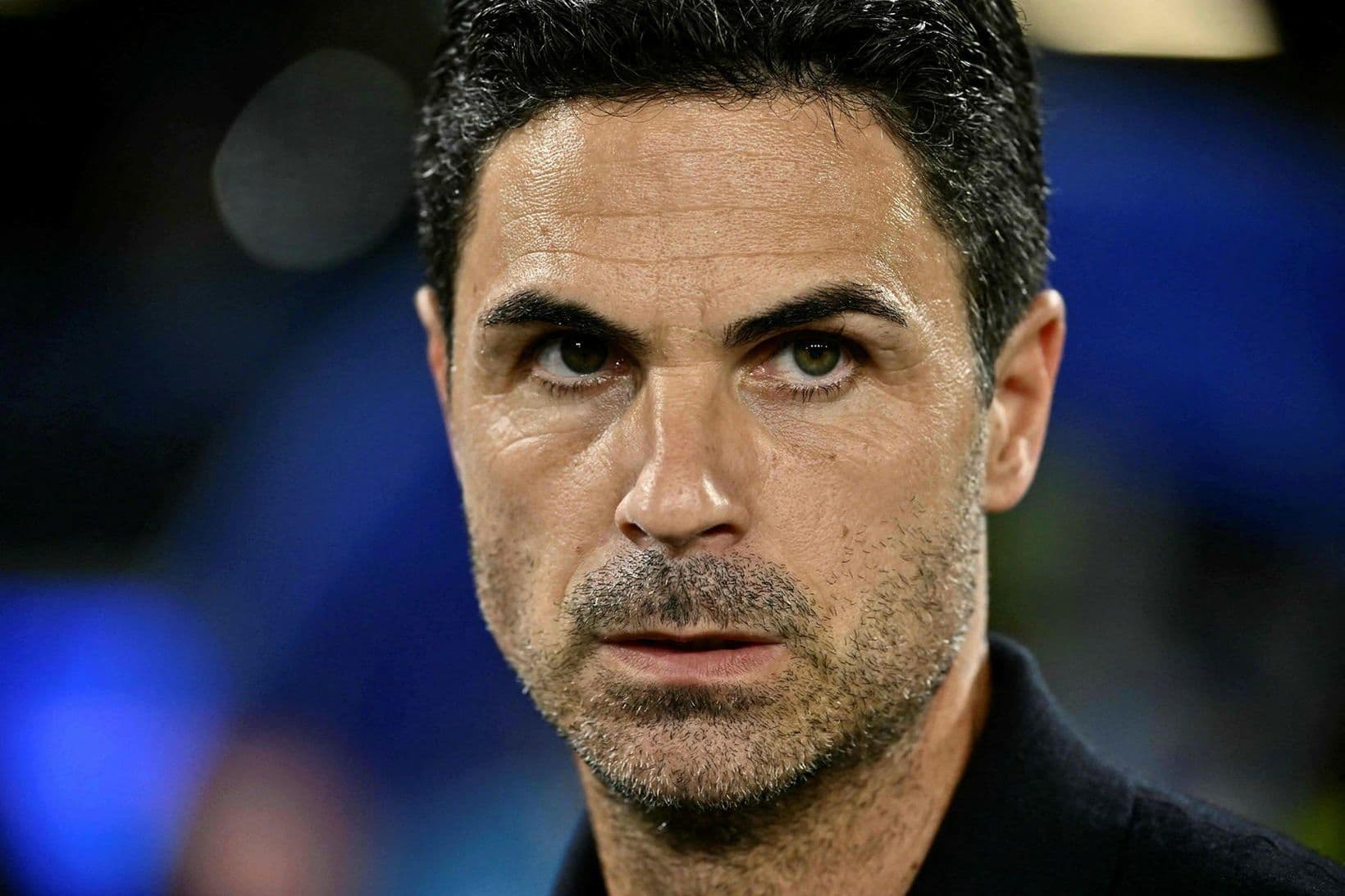 Mikel Arteta skrifar undir nýjan samning