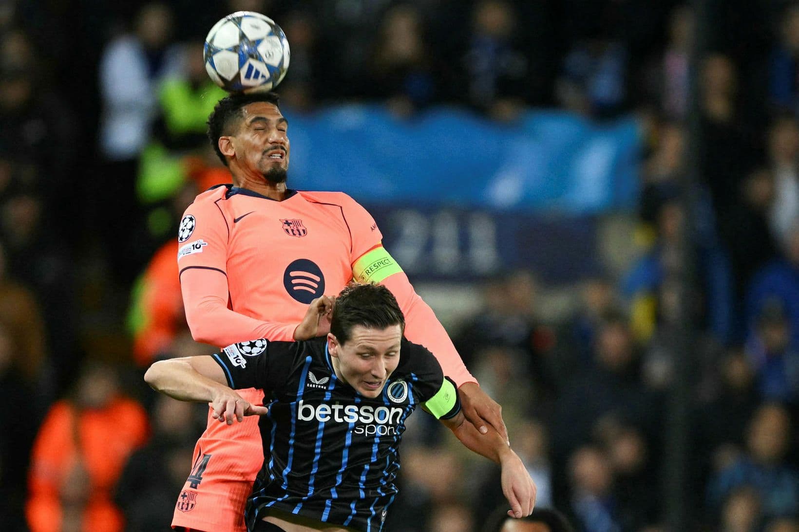 Ronald Araújo fer til Liverpool