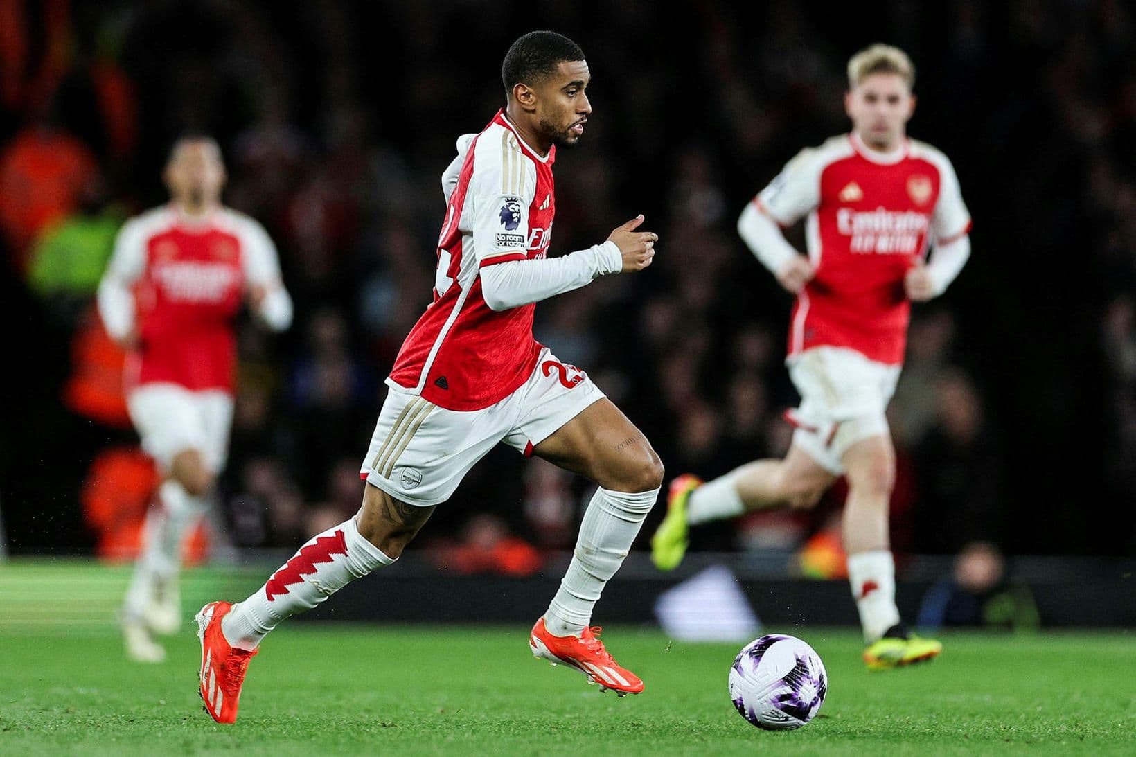 Reiss Nelson fer frá Arsenal
