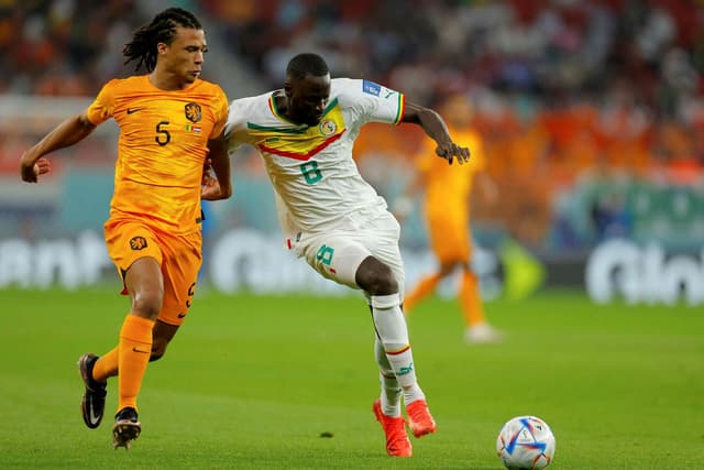 Cheikhou Kouyaté hættir í fótbolta