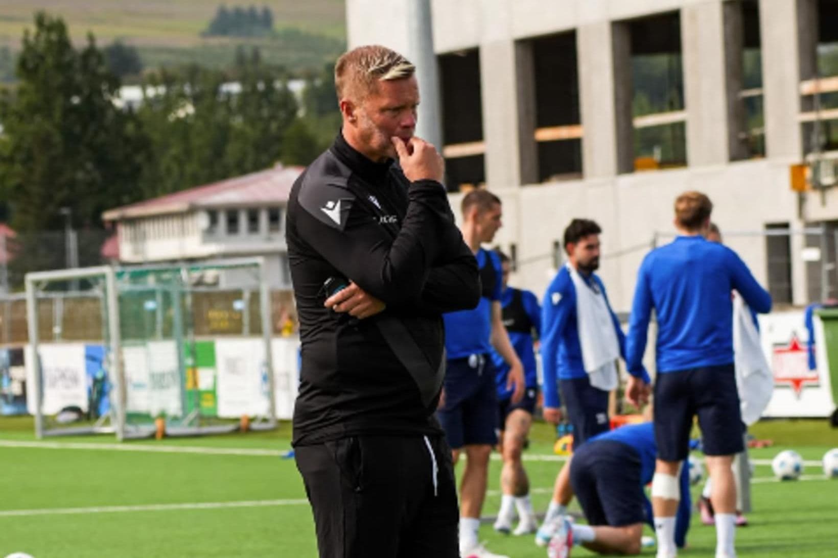 Eiður Smári byrjar að þjálfa á Akureyri