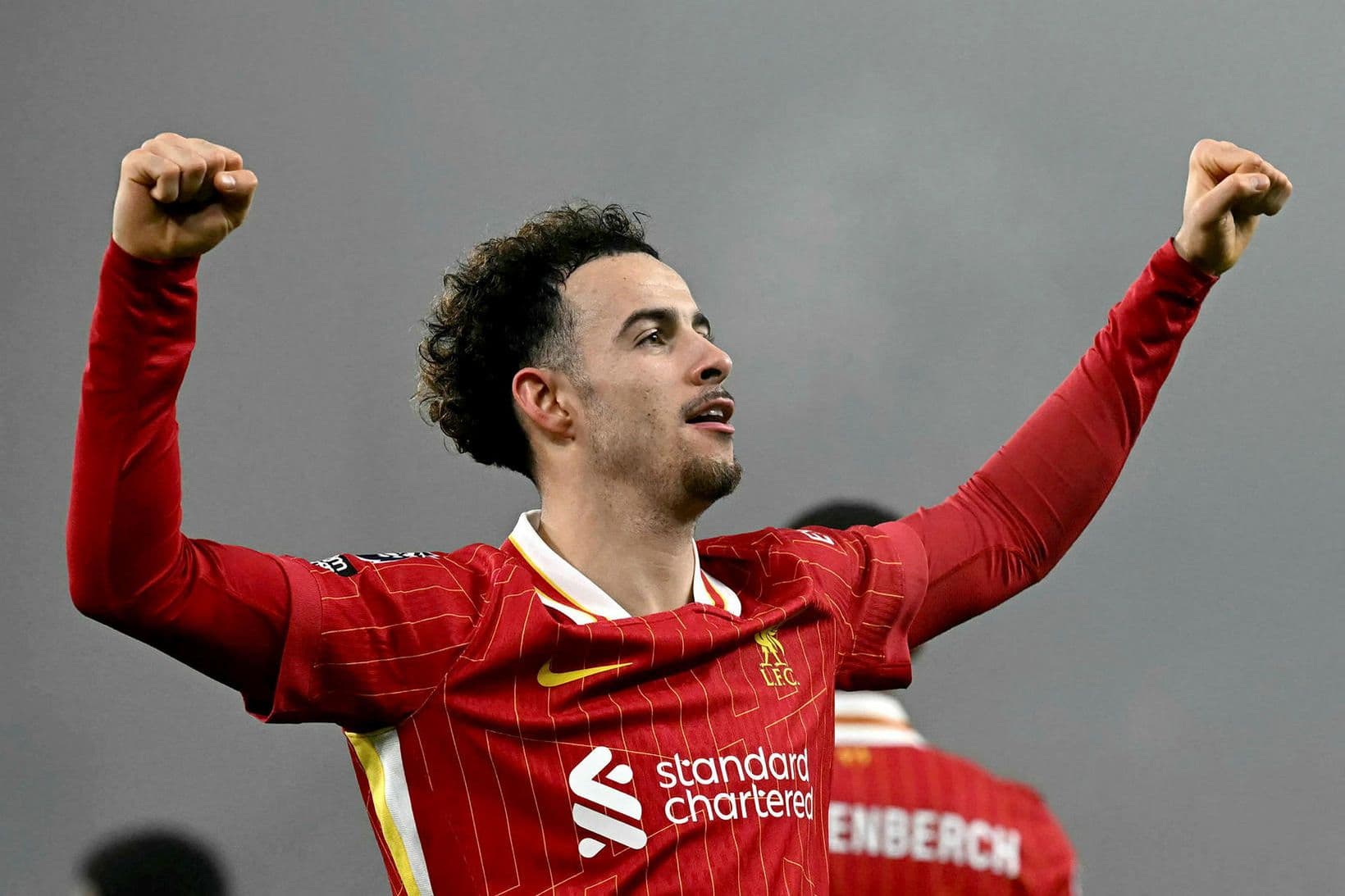 Curtis Jones fer til Ítalíu