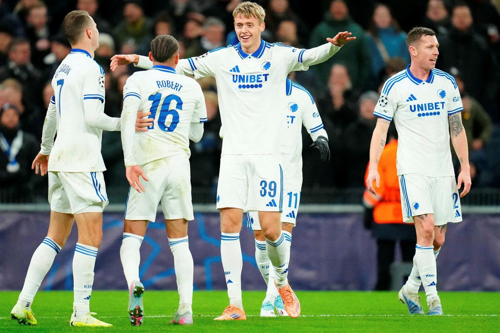 FC Köbenhavn vinnur fyrsta leikinn