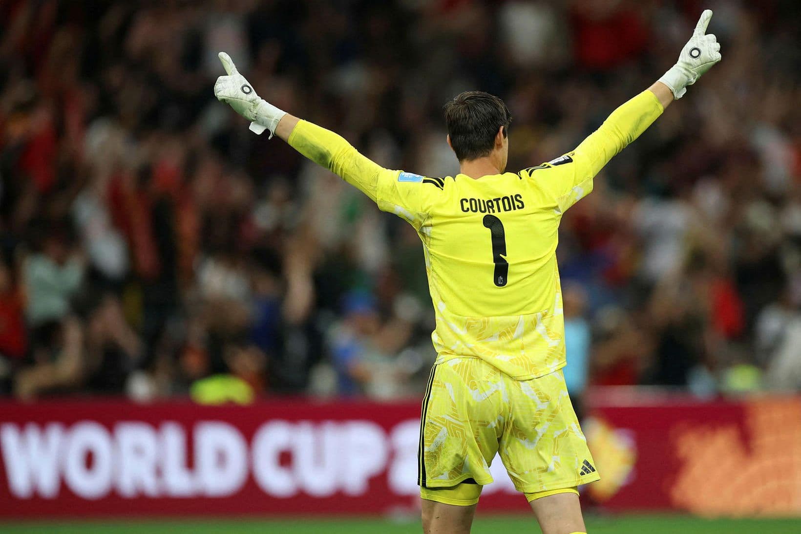 Courtois hugsar um að hætta
